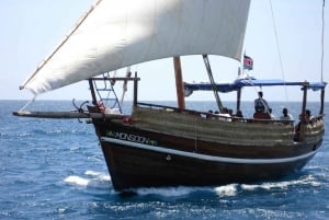 Diani Beach: Kisite Marine Park Dhow & Snorkeling with Lunch