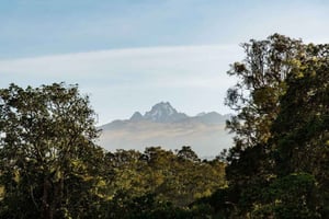 Von Nairobi aus: Mount Kenia Safari mit Übernachtung