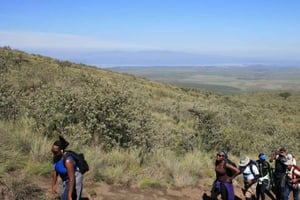 Кения: двухдневный тур на гору Лонгонот и национальный парк «Врата Ада»