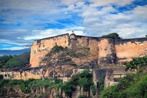 Mombasa: Mombasan kaupunkikierrokselle osallistuva ryhmä