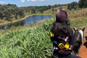 Nairobi: Ridetur gennem majsplantage