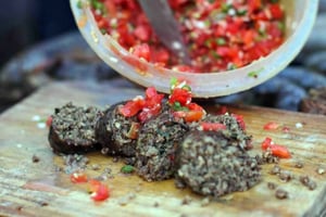 Nairobi: Kibera slum, Matatu culture Street Food Guided Tour