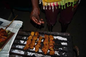 Nairobi: Matatu Ride and Street Food Tour