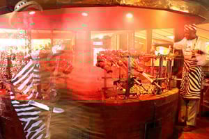 TUR TILL KAREN BLIXEN, GIRAFFCENTER & LUNCH PÅ CARNIVORE