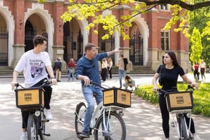 Découvrez la vieille ville de Cracovie lors d'une visite guidée à vélo