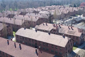 Vanuit Krakau: Auschwitz-Birkenau Tour met Vervoer