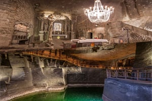 De Cracóvia: Mina de sal de Wieliczka: visita guiada para pequenos grupos