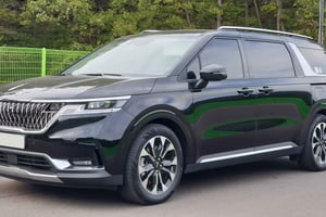 Kraków: prywatny transfer lotniskowy z powitaniem