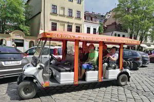 Krakow: Private Sightseeing Tour by Electric Car