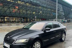 Krakow: Private 1-Way Transfer to/from Krakow Airport (KRK)