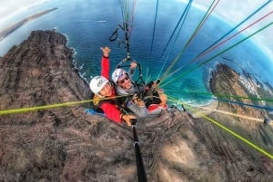 Lanzarote: Tandem-paragliding over vulkaner og Atlanterhavet