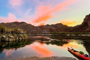 Von Las Vegas aus: Black Canyon Kajaktour in der Dämmerung