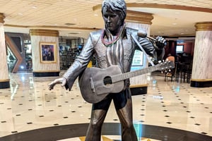 Las Vegas: Elvis Presley History Walking Tour of Landmarks