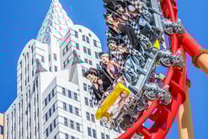 Las Vegasissa: New York-New York Hotel Big Apple Coaster Ride (Suuren omenan vuoristorata)