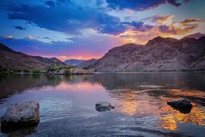 Willow Beach: Emerald Cave Sunset Tour met kampvuur en diner