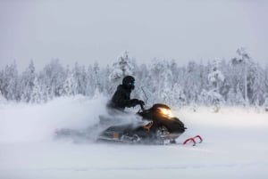 3-hour snowmobiling adventure in Levi
