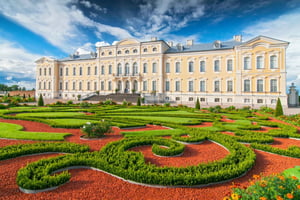 Au départ de Riga : excursion privée d'une journée à Bauska, Rundale et Jelgava