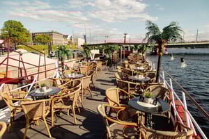 Excursion au coucher du soleil vers les portes de la mer - Croisières fluviales en Lettonie