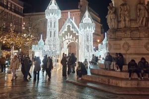 2h Private TukTuk Tour Christmas Lights Free Pickup