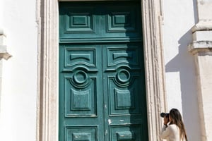 Alfama Photo Walk: Lisbon Photography Tour with a Local
