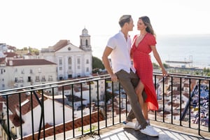 Alfama: Unforgettable Photoshoot Experience with a Local