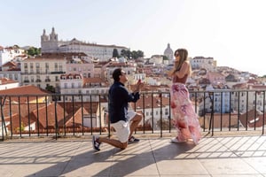 Alfama: Unforgettable Photoshoot Experience with a Local