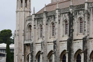 Belem Beyond: History, Culture, Taste & Trendy Trails