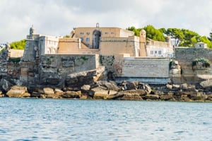 Boat tour: charming Cascais Coast to Lisbon lighthouse