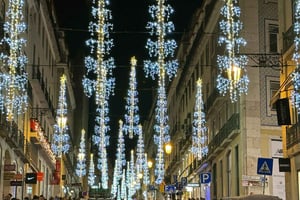 Christmas lighting tour in Lisbon by Tuktuk