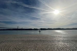 Discover Lisbon 4h Tuk Tuk