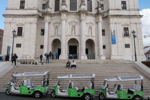 Essential Tour of Old Lisbon in 2H00 : Private Tuk-Tuk Tour