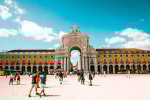 From Algarve: Lisbon City Tour with Shopping