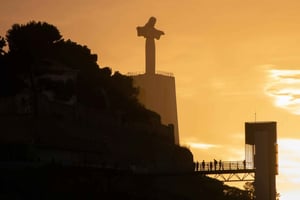 From Lisbon - Arrábida & Sesimbra – Wine, Nature & Beach Tour