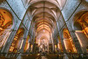 From Lisbon - Évora + Chapel of Bones + Monsaraz + Alentejo Wines