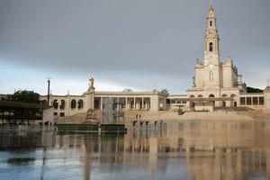 From Lisbon - Fatima, Nazare, and Obidos 8-People Group Tour