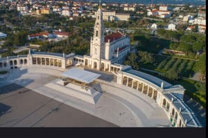 From Lisbon - Fátima, Nazaré & Óbidos Special Van Tour