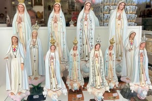 From Lisbon - Fátima, Nazaré & Óbidos Special Van Tour