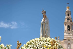 From Lisbon - Tomar and Fátima Day Trip with Guide