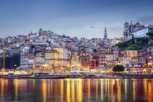 From Porto: Private Transfer to Lisbon w/ up to 4 City Stops