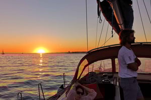 2-Hour Sunset Sailing Tour on Luxury Sailing Yacht
