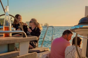 2H Sunset Boat Cruise Tour with Drinks