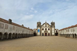 Arrábida Natural Park and Sesimbra Day Trip