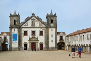 Arrábida Natural Park and Sesimbra Day Trip