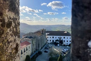 Arrábida & Sesimbra w/ Palmela Castle & Wine Tasting