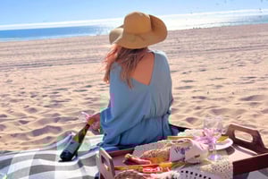 Lisbon: Beach Brunch Picnic with Set-Up and Transfers