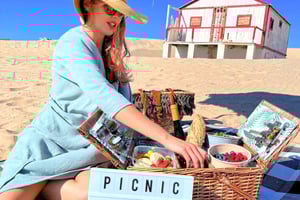 Lisbon: Beach Brunch Picnic with Set-Up and Transfers