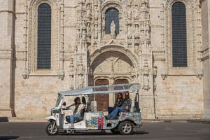 Lisbon: Belém Tuk Tuk Tour with Pastel de Nata Tasting