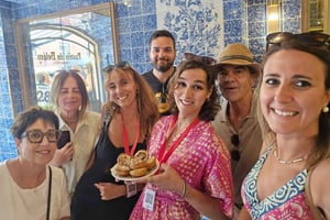 Belém Walking Tour with Jerónimos Monastery Ticket