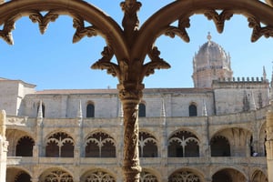 Belém Walking Tour with Jerónimos Monastery Ticket