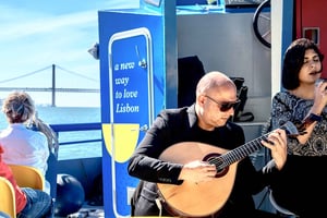 Boat Cruise with Live Fado Performance and a Drink